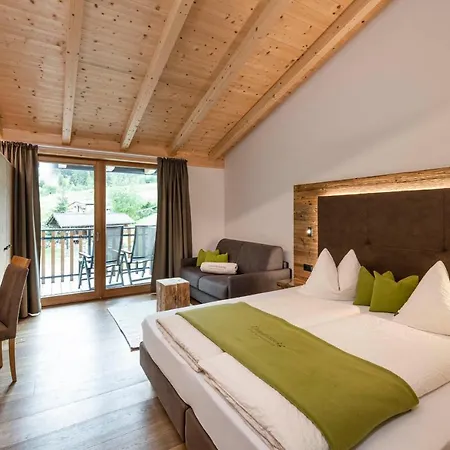 Unterlutaschg-Chalet Appartement Am Hof Slingia Exterior photo