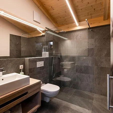 Unterlutaschg-Chalet Appartement Am Hof Slingia Exterior photo